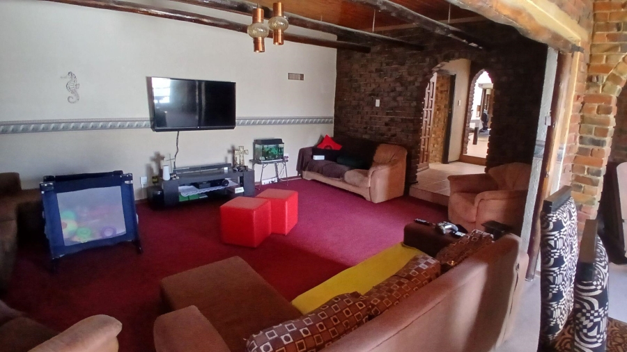 4 Bedroom Property for Sale in Fleurdal Free State